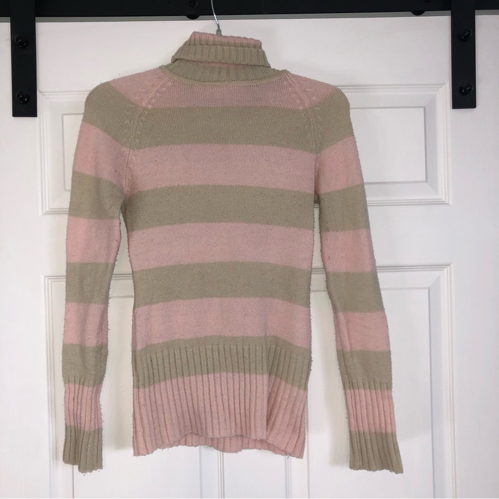 Striped & Soft Turtleneck 🍉